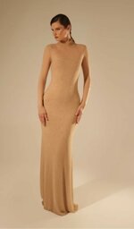 abito-lungo-in-tulle-con-collo-alto-e-strass