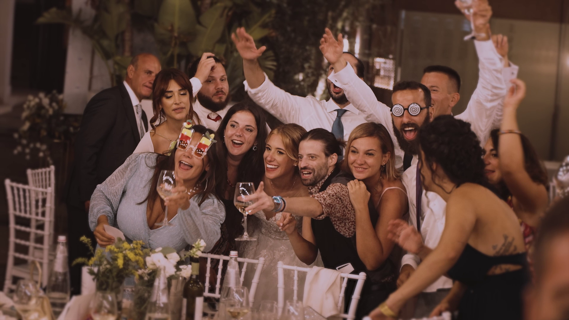 Frame video bacio coppia