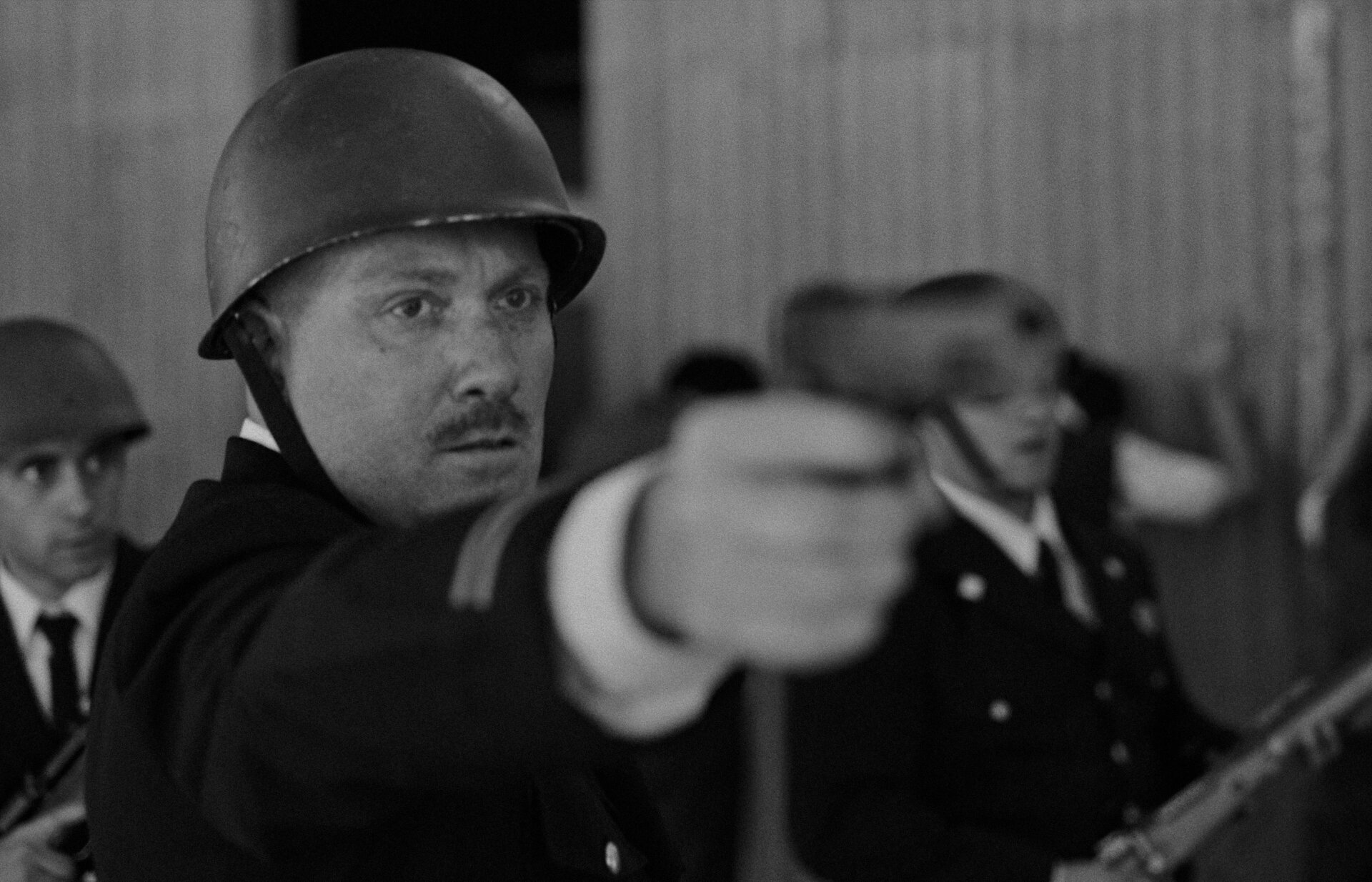 L’hangar rosso (2026), recensione film: il prezzo della fedeltà nel golpe cileno