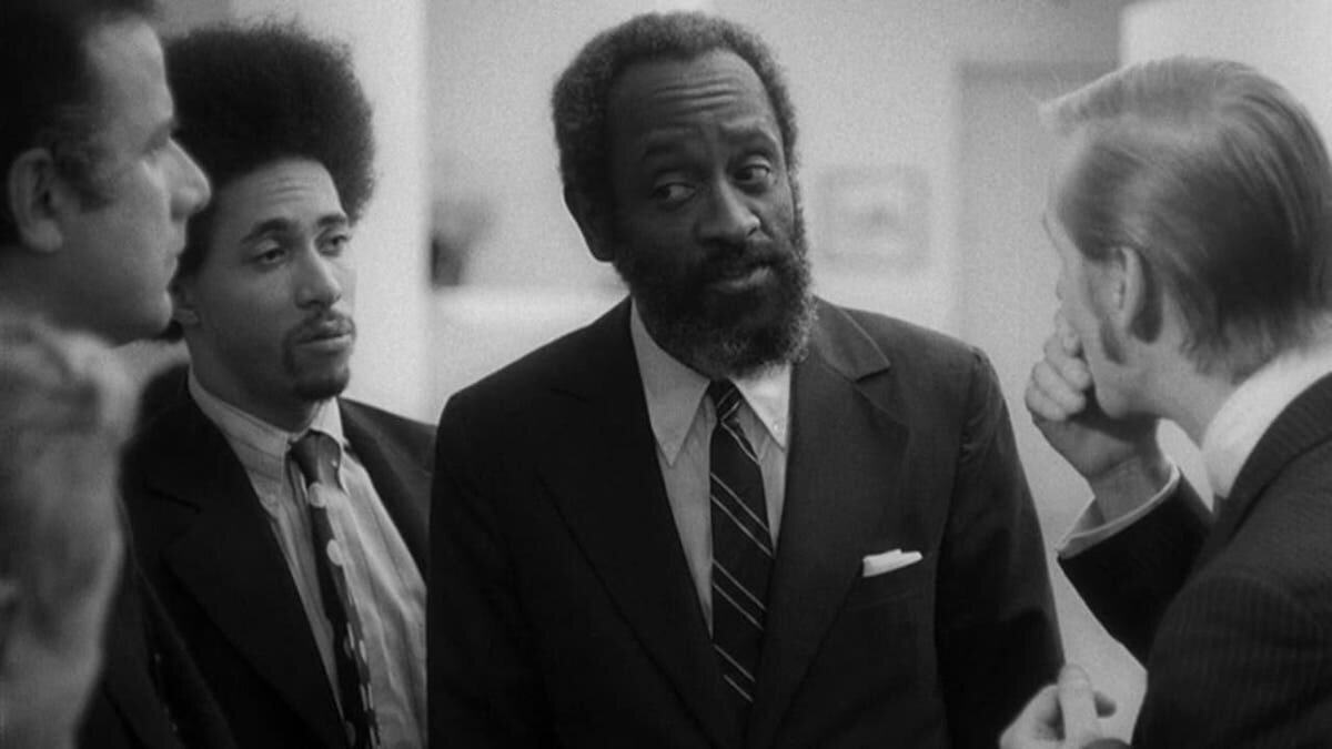 Putney Swope (1969), recensione film: grande satira sul potere economico che passa dai bianchi ai neri