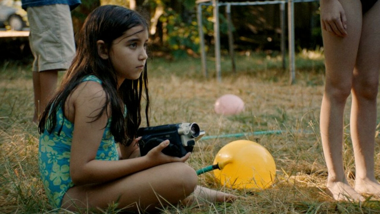 Blue Heron (2025), la recensione del primo film diretto da&nbsp;Sophy Romvari