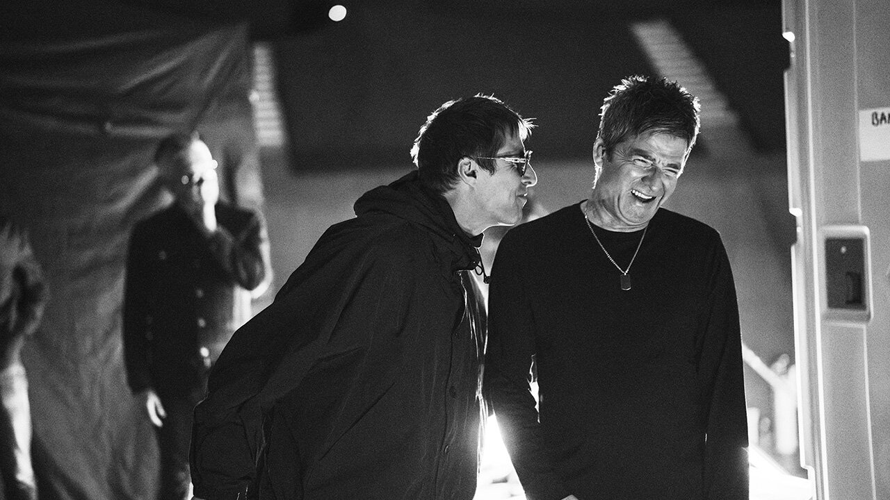 Oasis - Don’t Look Back in Anger (2026), recensione film: il ritorno degli Oasis è un affare di famiglia