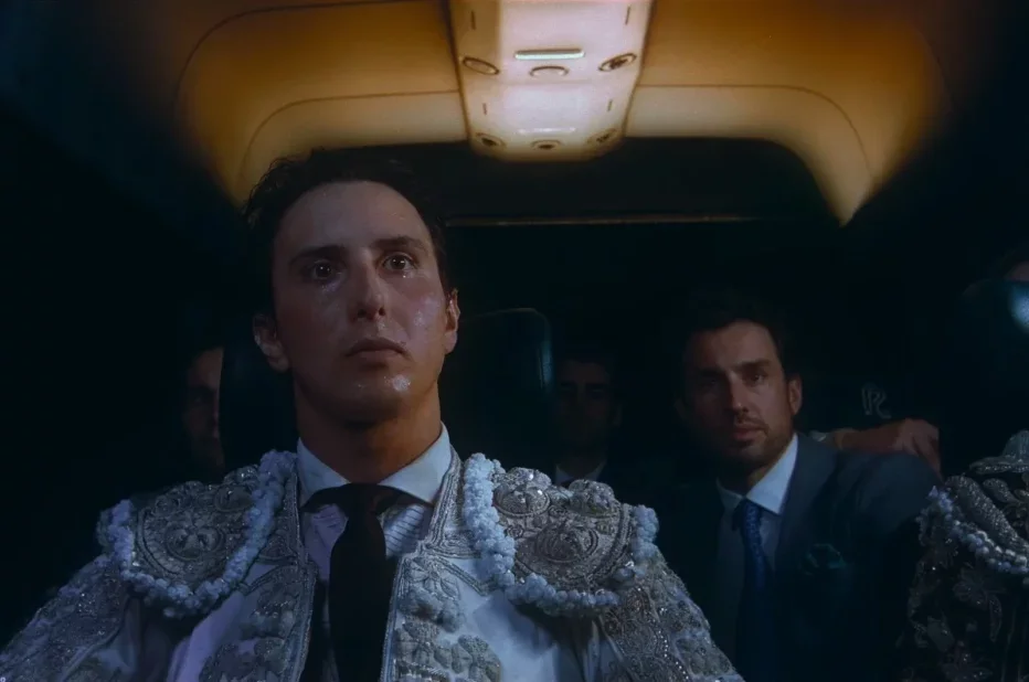 Pomeriggi di solitudine (2025), la recensione del documentario di Albert Serra