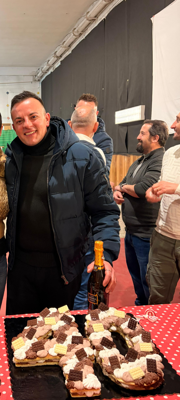 40 anni in festa: Sabino Guarino spegne le sue candeline con gli amici della Zeza di Cesinali