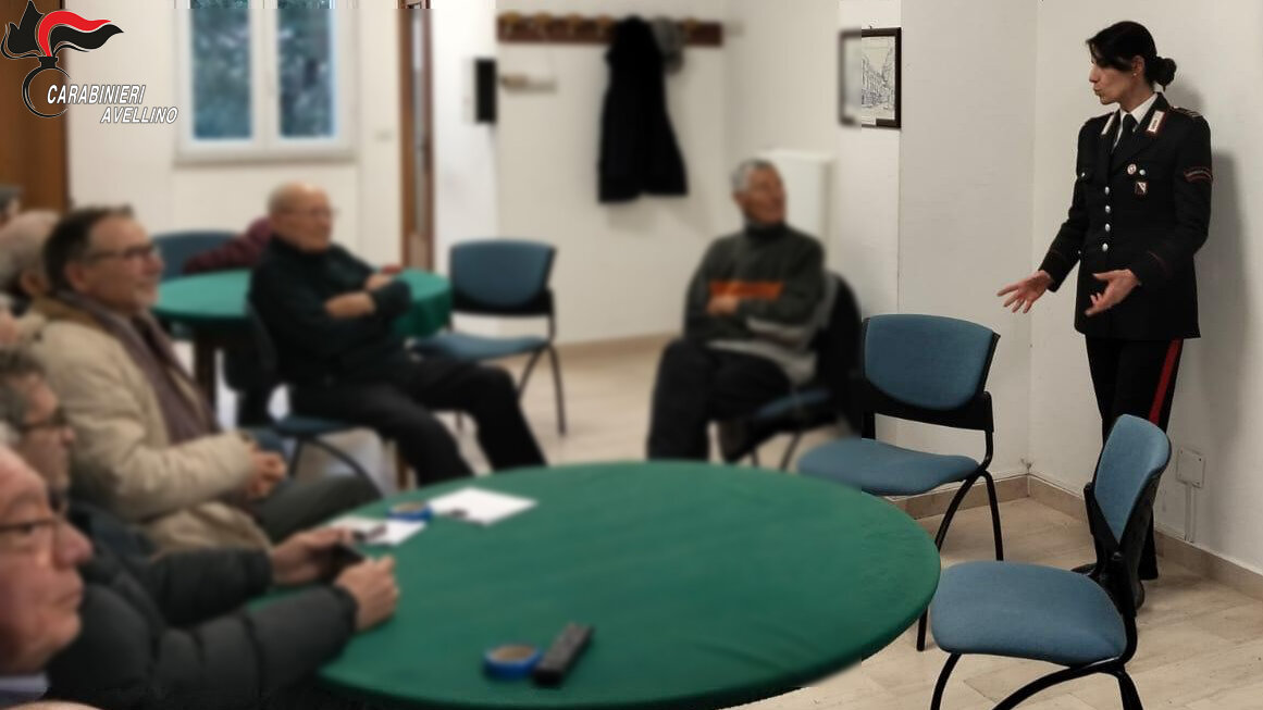 Truffe agli anziani: a Cesinali la lezione dei Carabinieri per difendersi