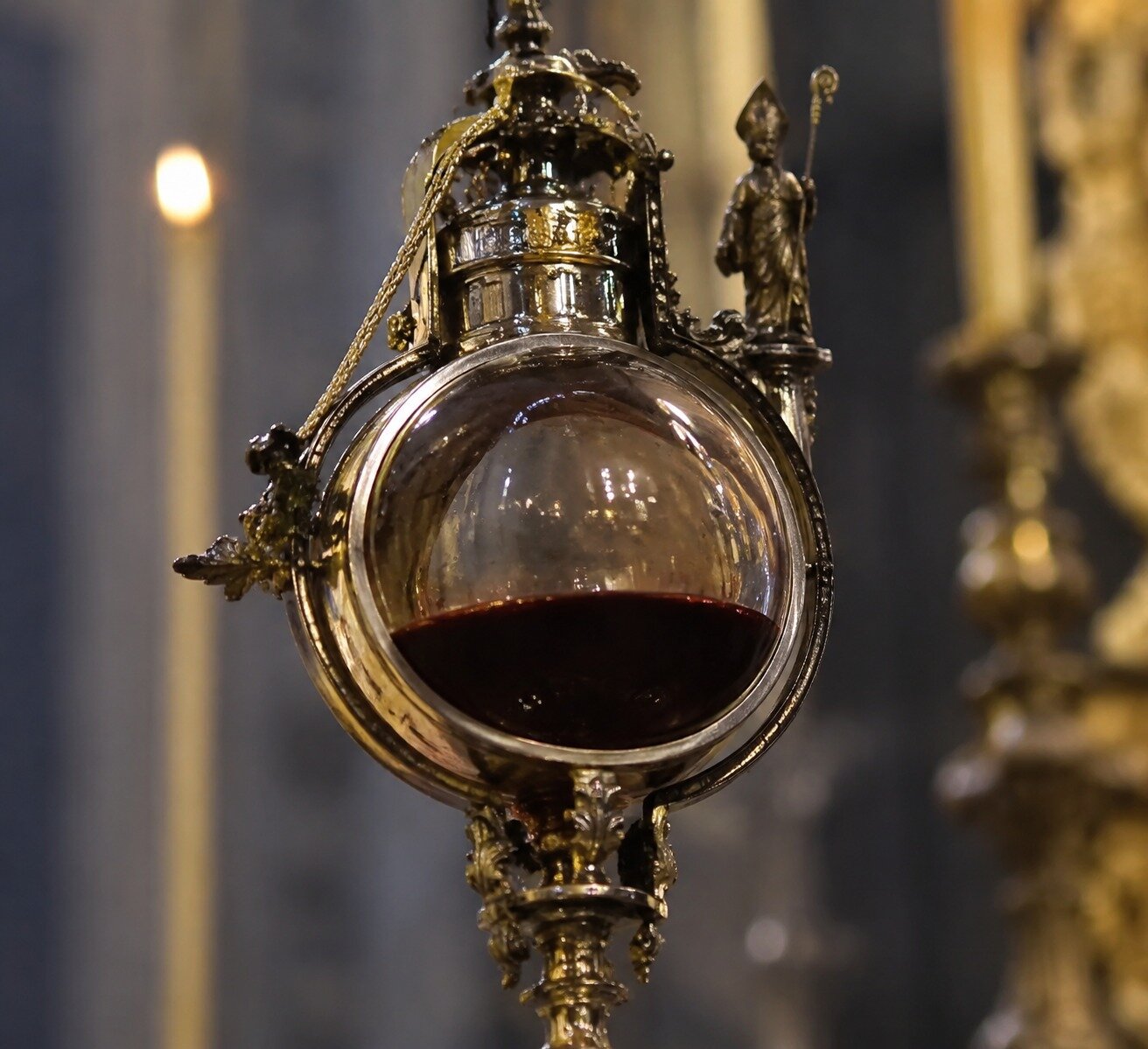 San Gennaro, si rinnova il prodigio: il sangue si è sciolto alle 10.04