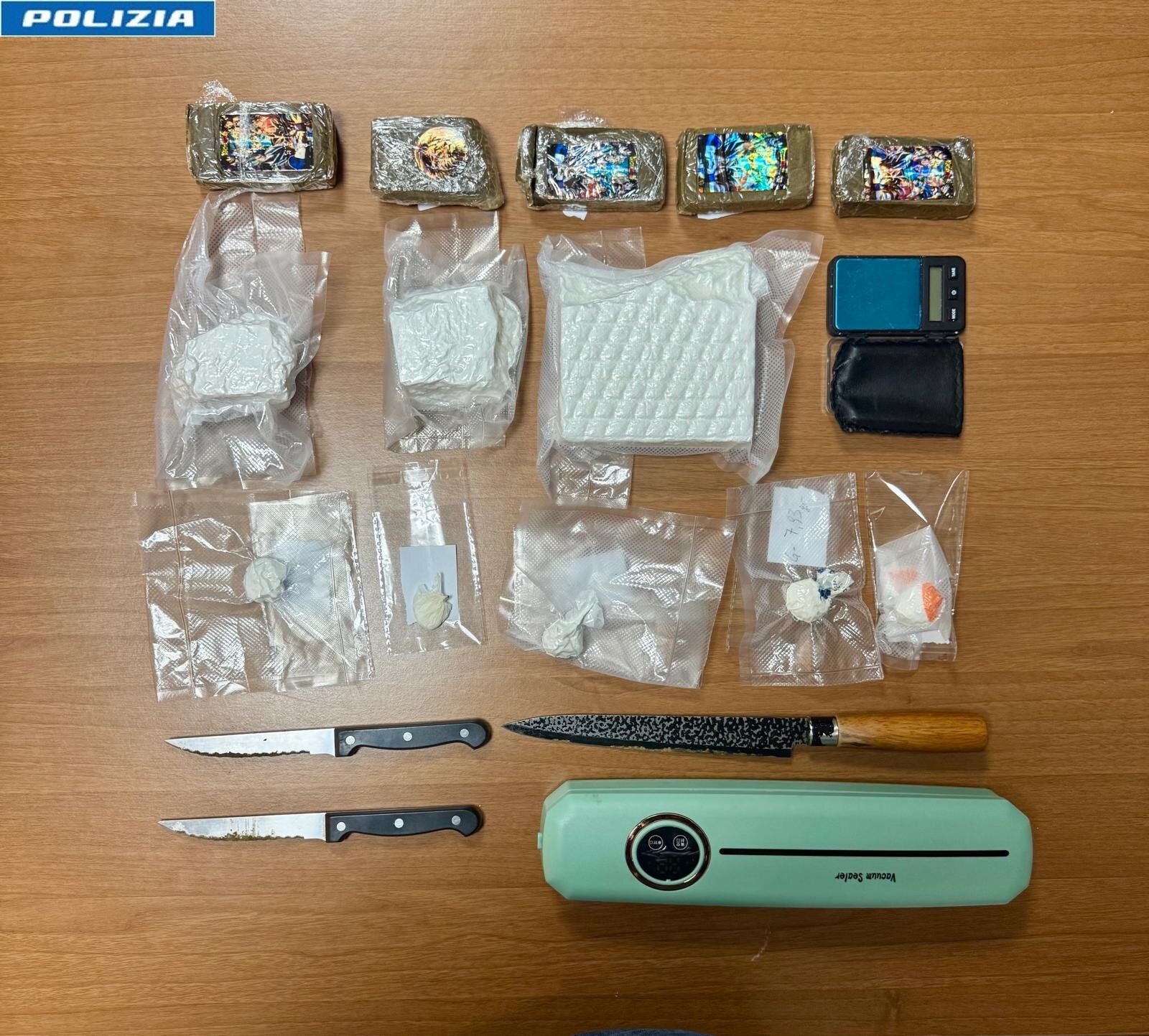Movida e droga ad Avellino: sequestrato circa un chilo di cocaina e mezzo chilo di hashish. Arrestato un 22enne