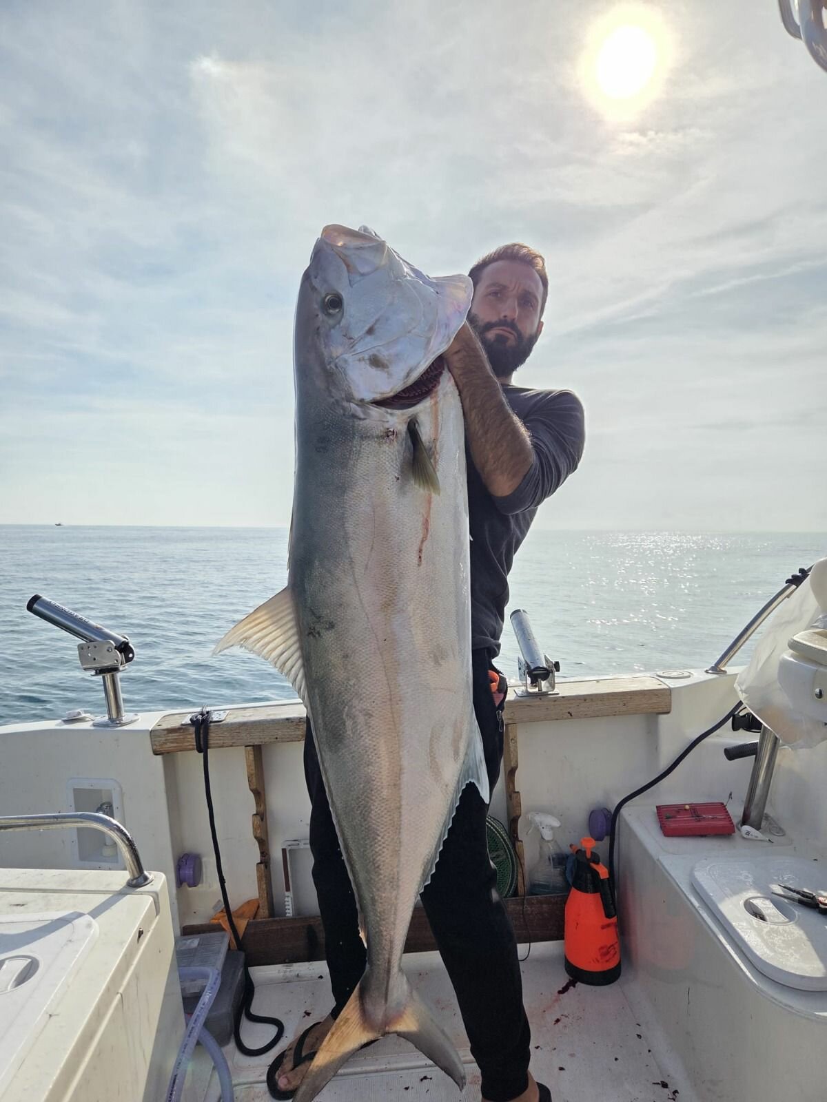 In Costiera Amalfitana catturata una ricciola da 45 chili