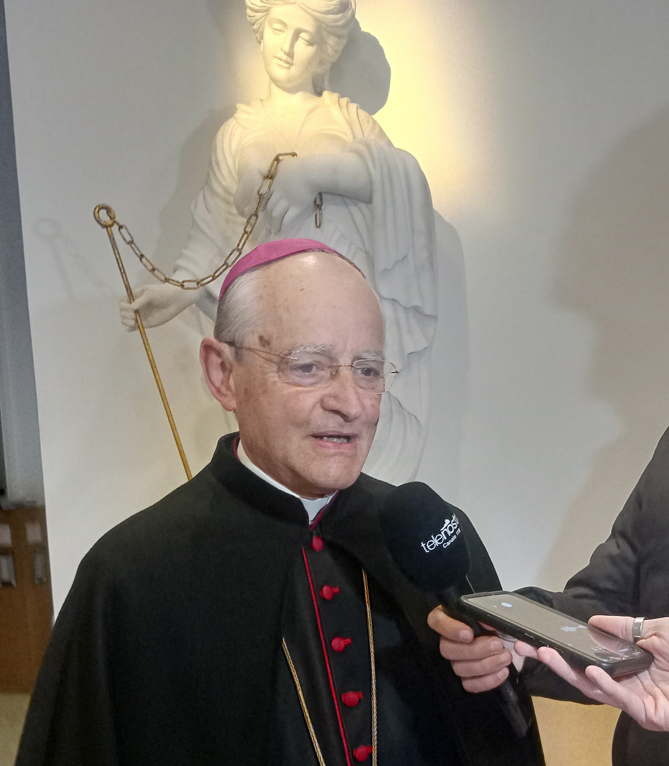 Il vescovo Aiello incontra i detenuti del carcere di Avellino: &laquo;Le guerre le pagano i poveri, serve pi&ugrave; umanit&agrave; dentro e fuori le carceri&raquo;