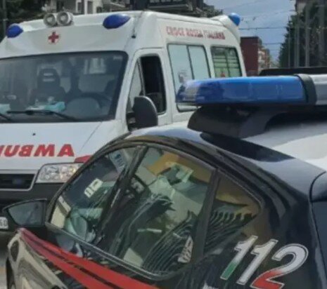 Avellino, d&agrave; in escandescenze al pronto soccorso danneggiando le suppellettili e seminando il panico tra pazienti e sanitari. Bloccato dai carabinieri