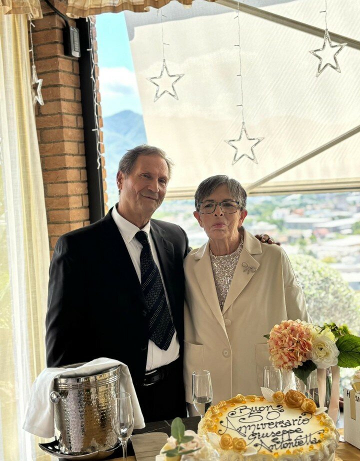 Cinquant&rsquo;anni d&rsquo;amore: Giuseppe e Antonietta festeggiano le nozze d&rsquo;oro. Grande festa a Cesinali