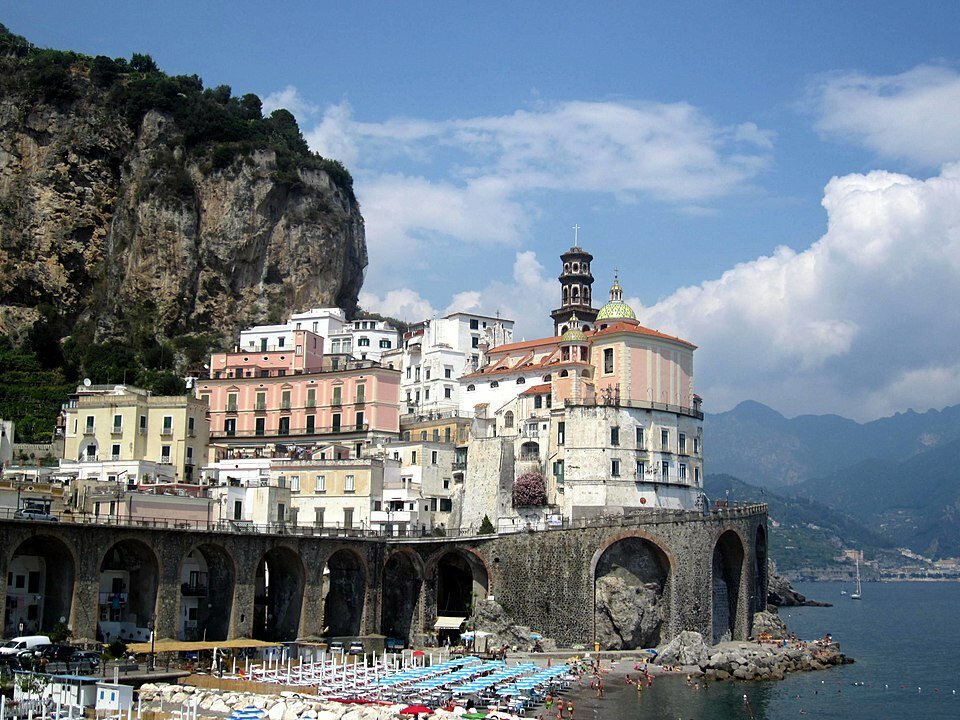Atrani tutela la propria immagine: un regolamento per l’uso commerciale delle fotografie del borgo