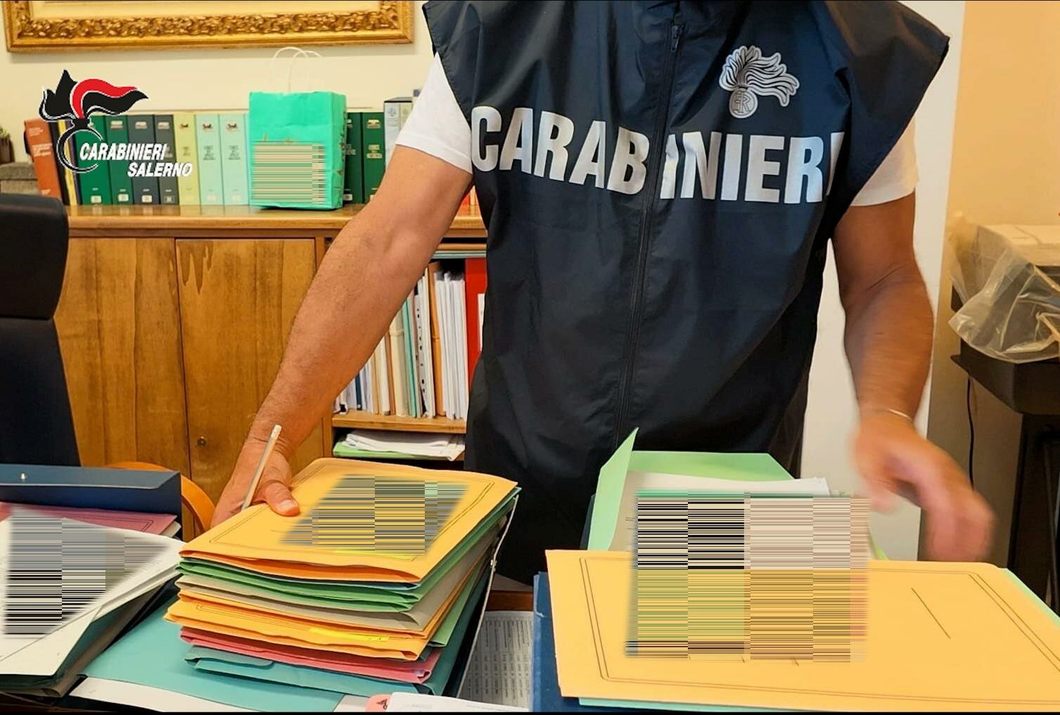 Appalti pubblici a Positano, perquisizioni dei Carabinieri: 11 indagati tra cui l'ex sindaco
