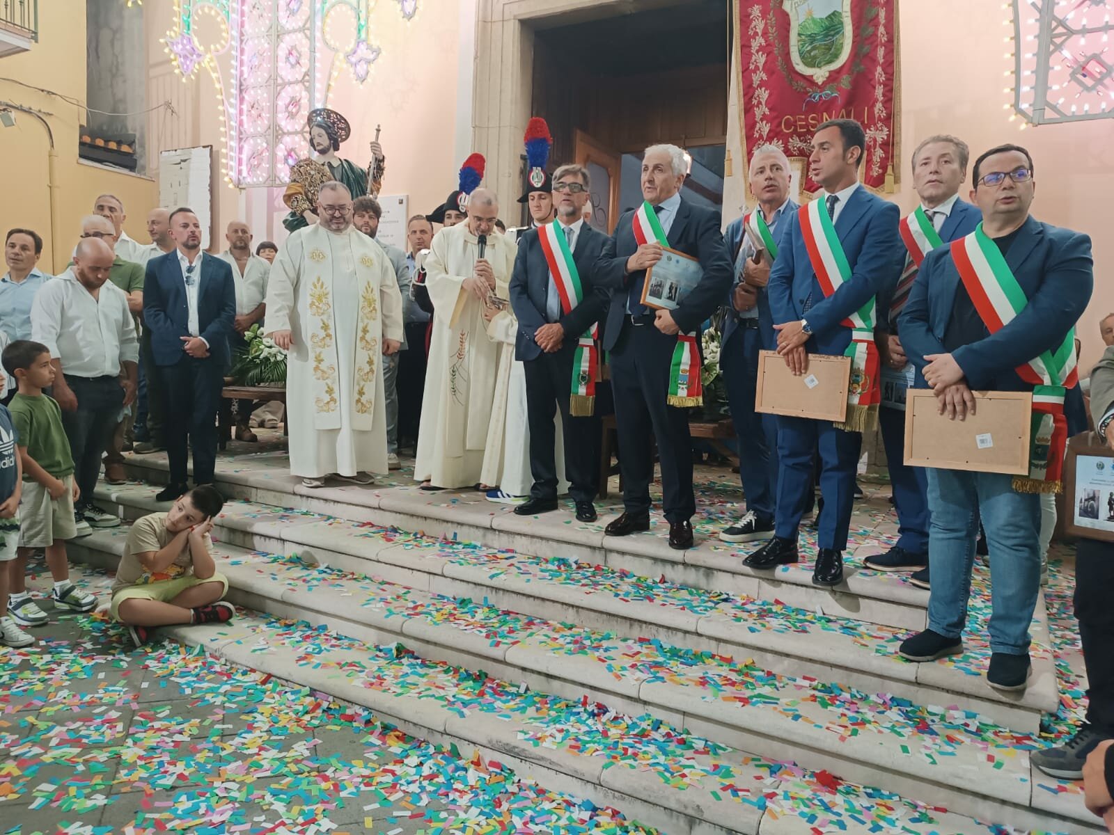 San Rocco abbraccia Cesinali: ieri la processione tra fede e devozione, stasera musica con I Desideri