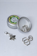 bee-special-stitch-marker-the-knitting-barber