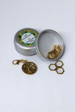 segnamaglie-gold-bee-the-knitting-barber