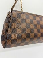 pochette-eva-damier-ebene