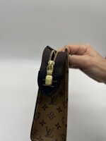 toilette-monogram-reverse
