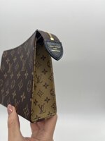 toilette-monogram-reverse