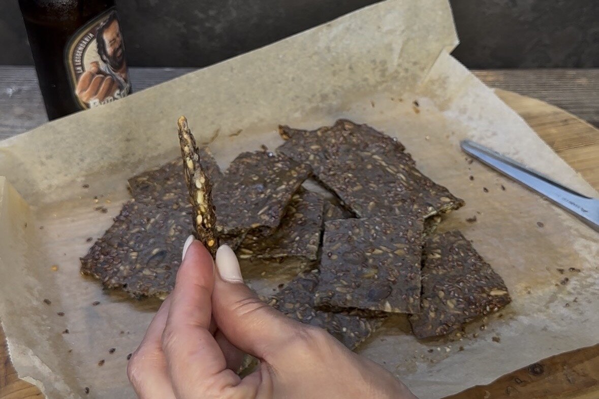 Cracker farina ai cereali e semi