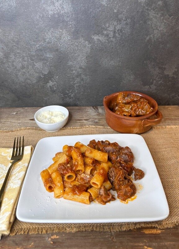 Pasta allo stracotto ricetta della domenica