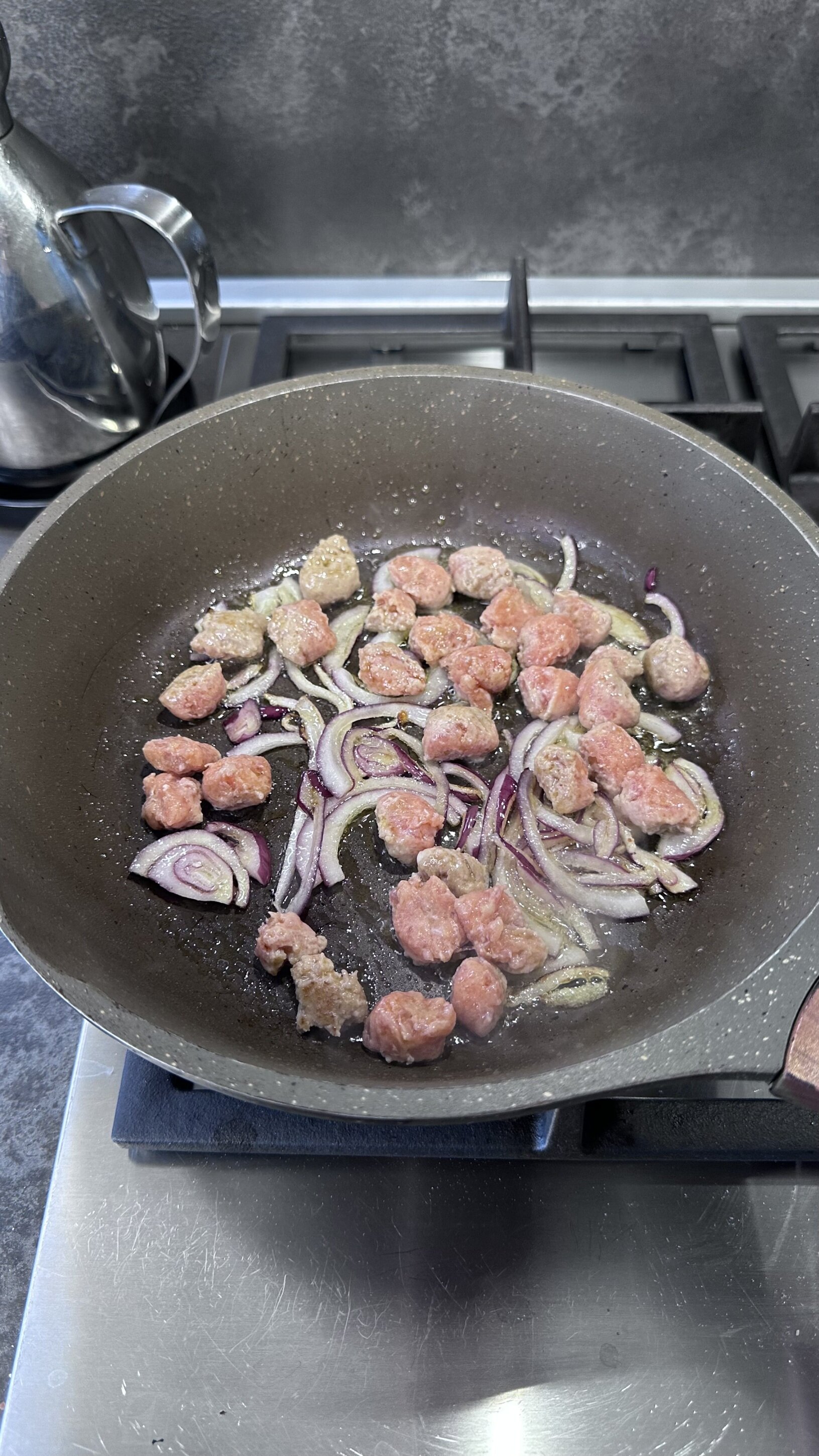 cipolla-e-salsiccia.jpeg