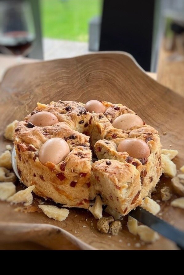 Casatiello napoletano tradizionale