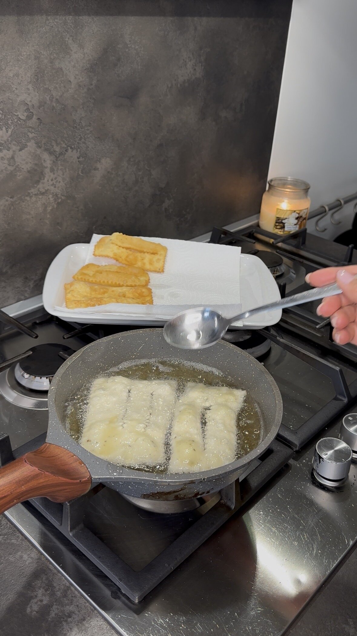 chiacchiere-fritture.jpeg chiacchiere-fritture.jpeg