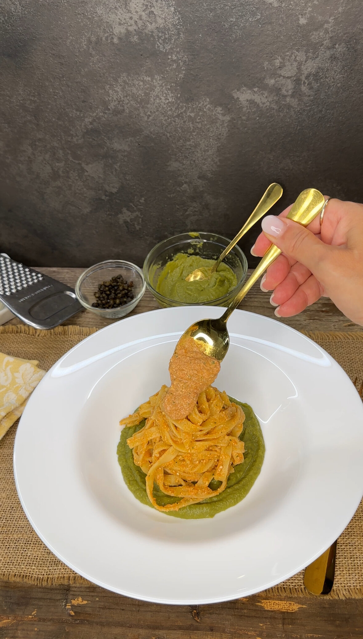 pastapomodorocrudo-5.jpeg pastapomodorocrudo-5.jpeg