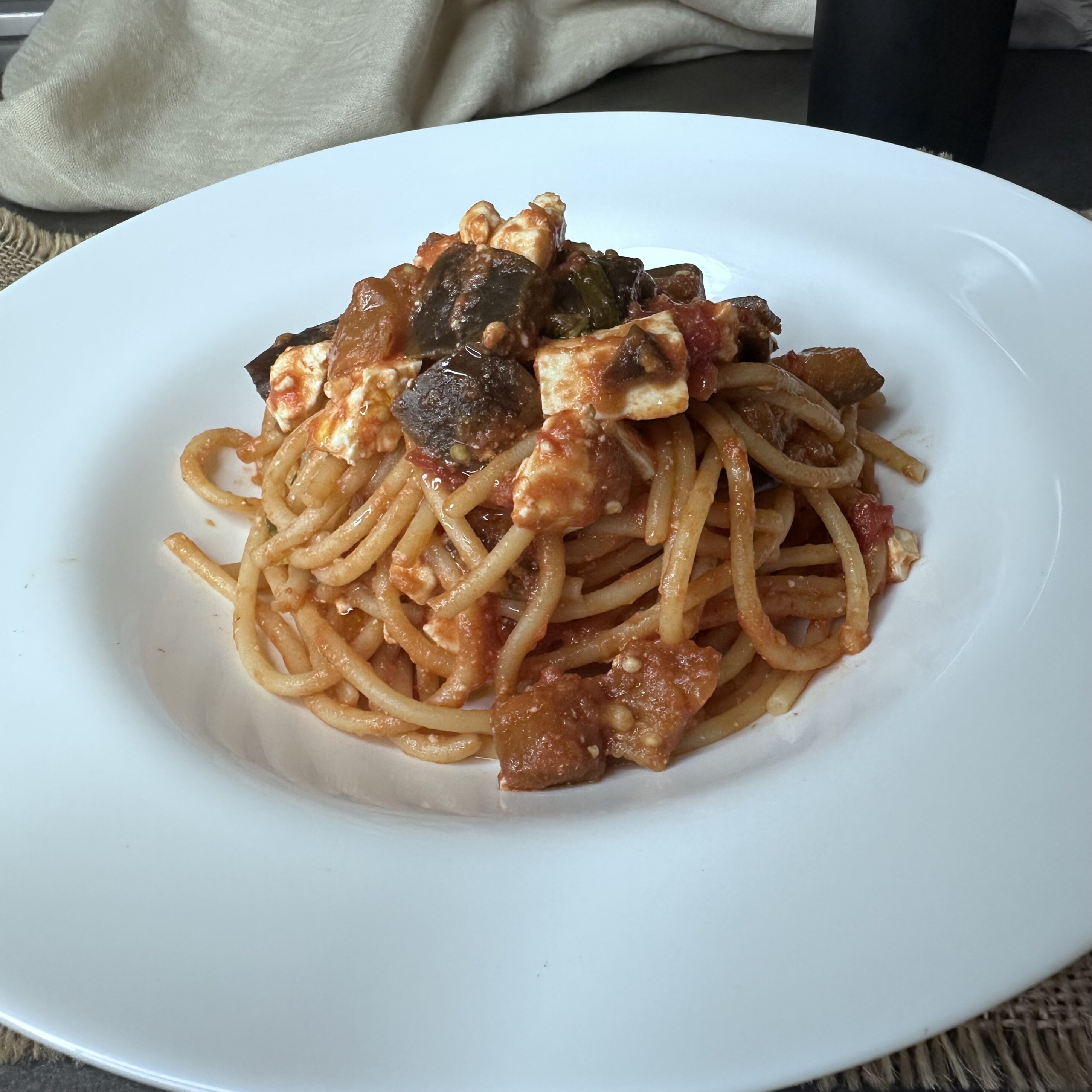 Spaghetti melanzane e feta