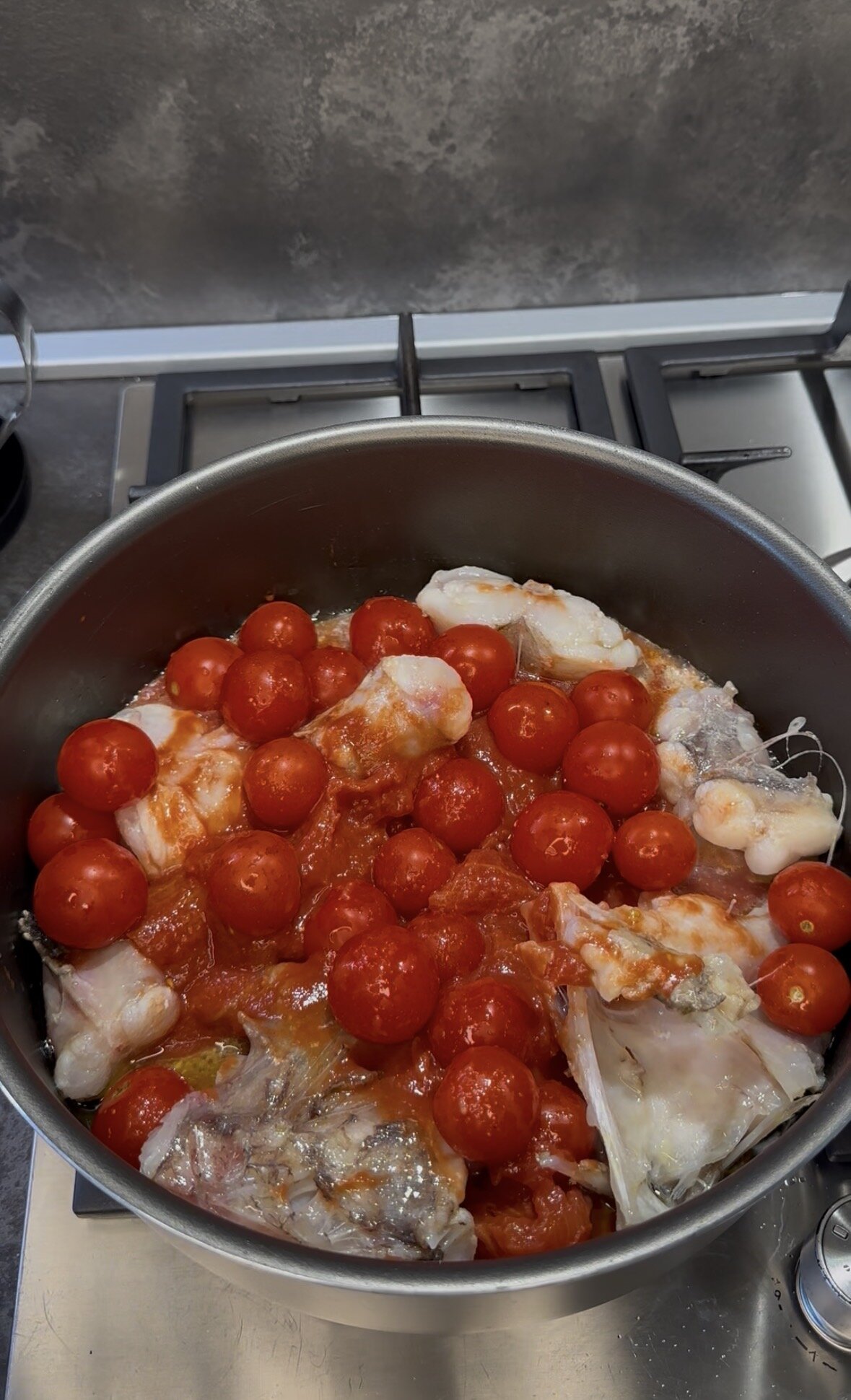 rana-pescatrice-pomodori.jpeg