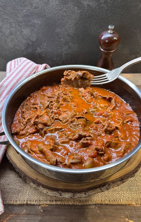 Carne alla pizzaiola: ricetta facile e gustosa