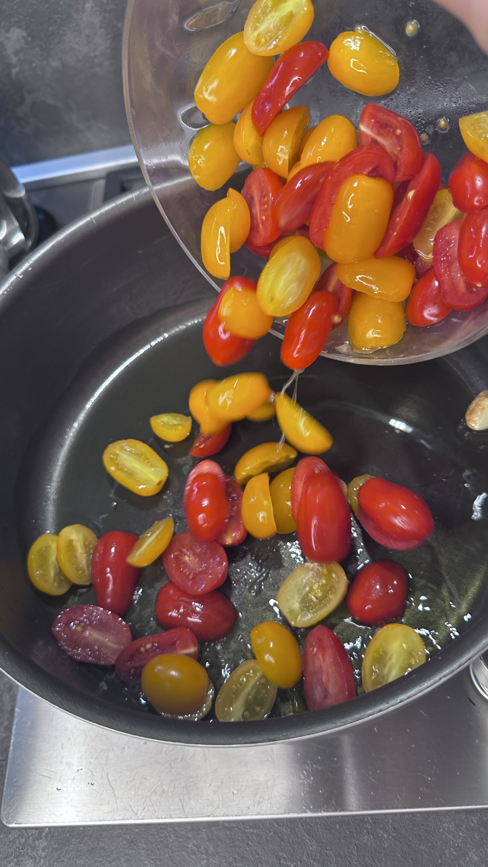 pomodori-padella.jpeg pomodori-padella.jpeg