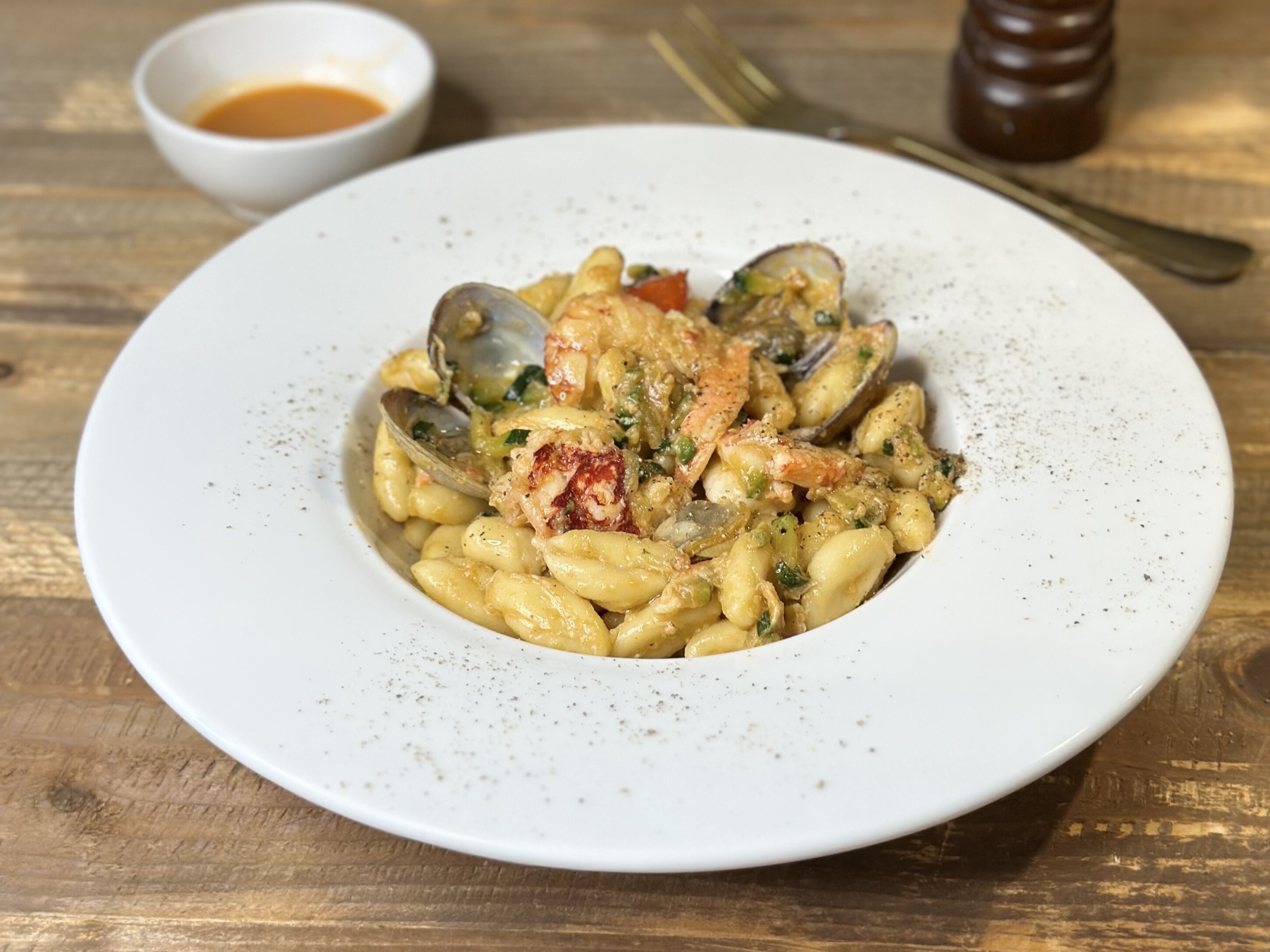 Cavatelli con crostacei vongole e zucchine