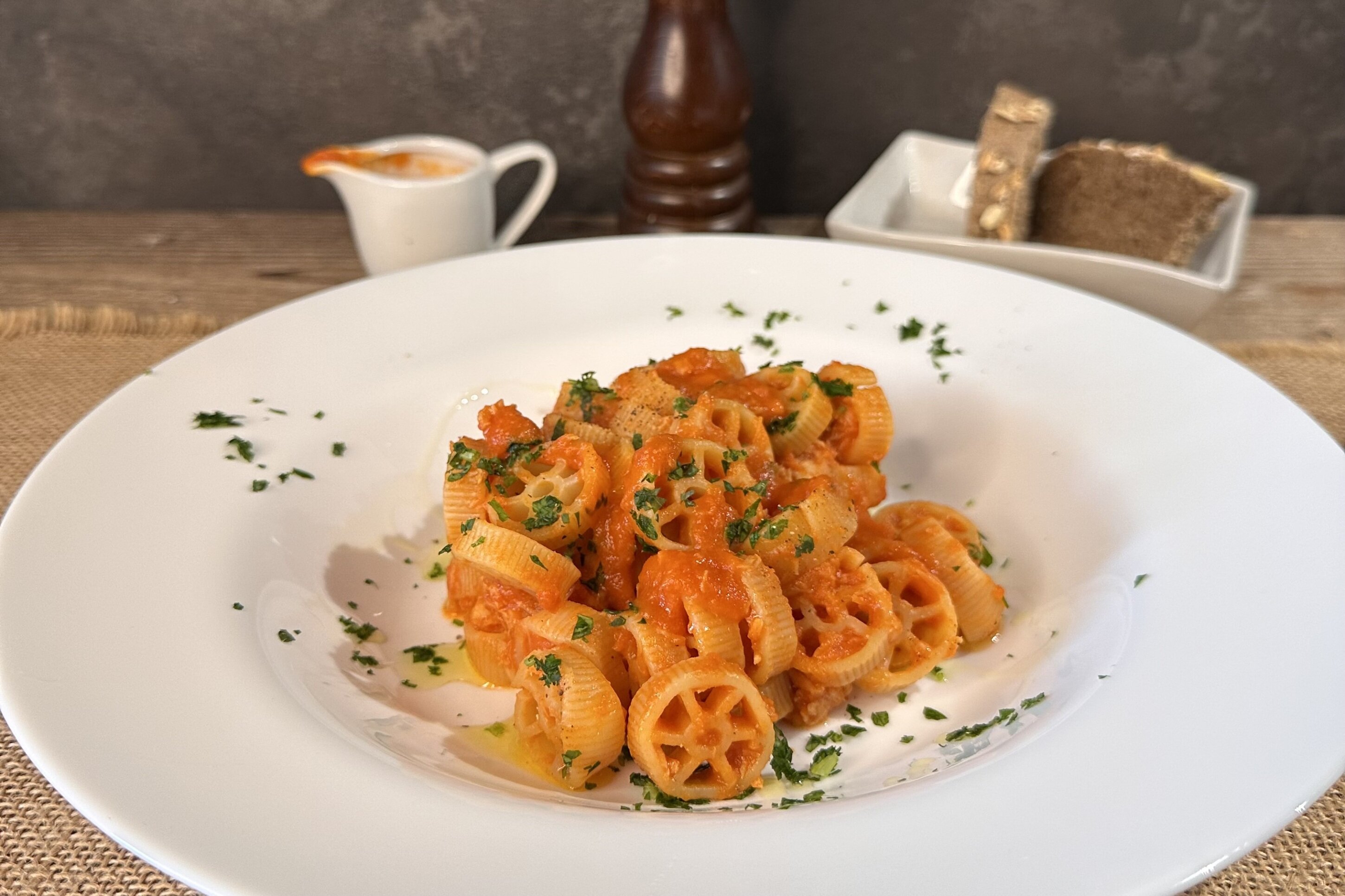 Pasta con rana pescatrice: il segreto del gusto negli scarti