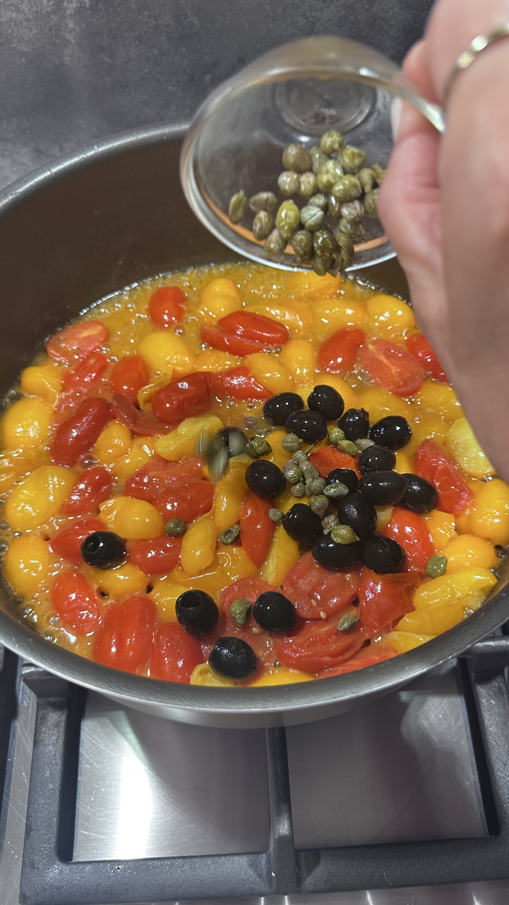 pomodori-capperi-olive.jpeg pomodori-capperi-olive.jpeg