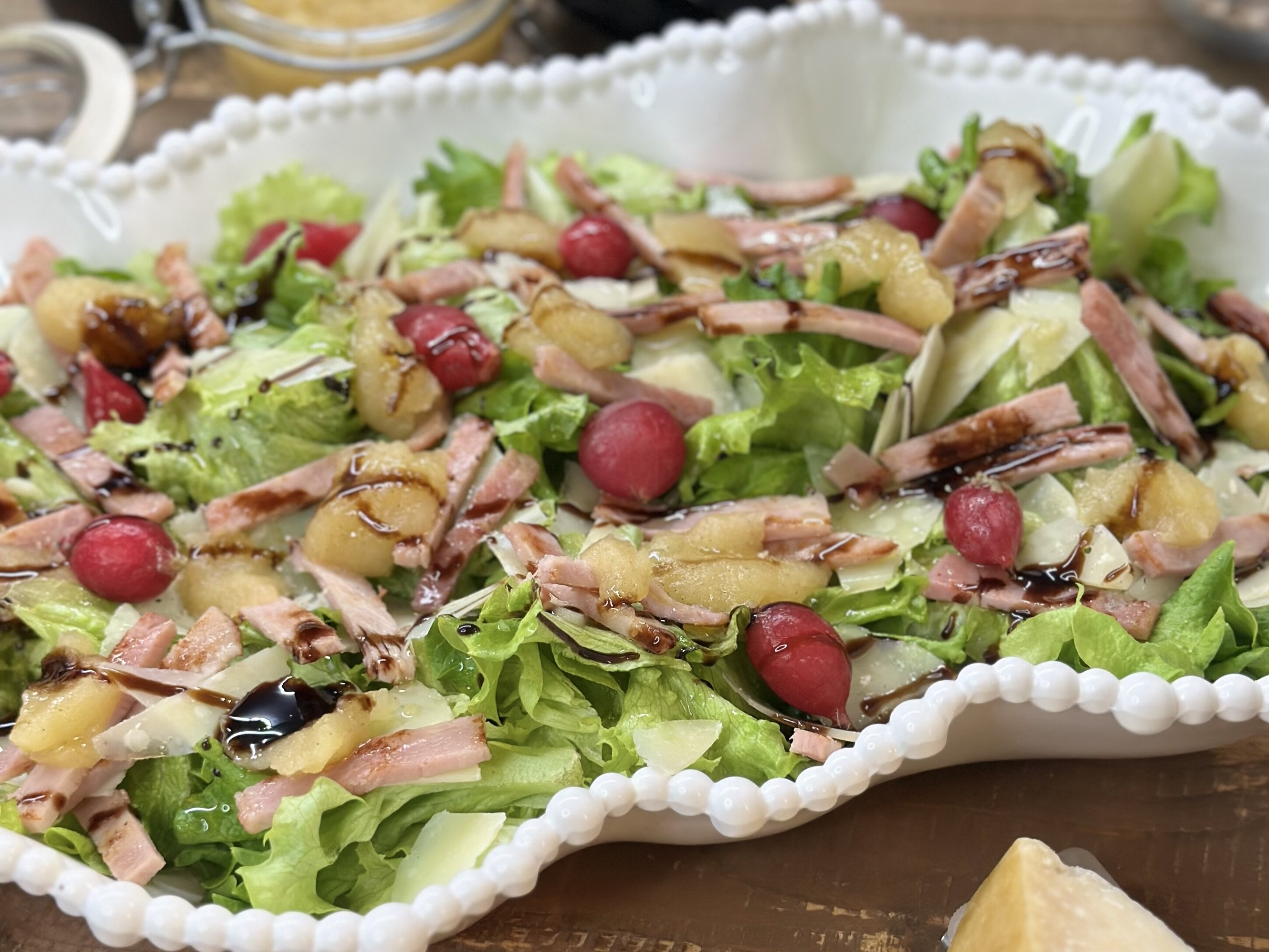 Insalata gustosa con burro di mele Insalata gustosa con burro di mele