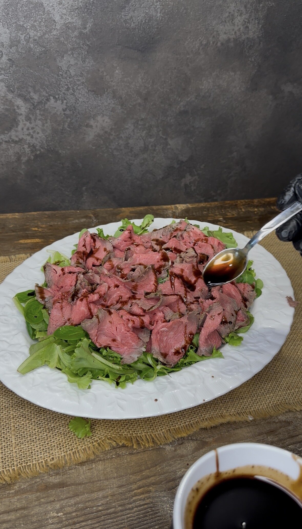 roast-beef-con-riduzione.jpeg roast-beef-con-riduzione.jpeg