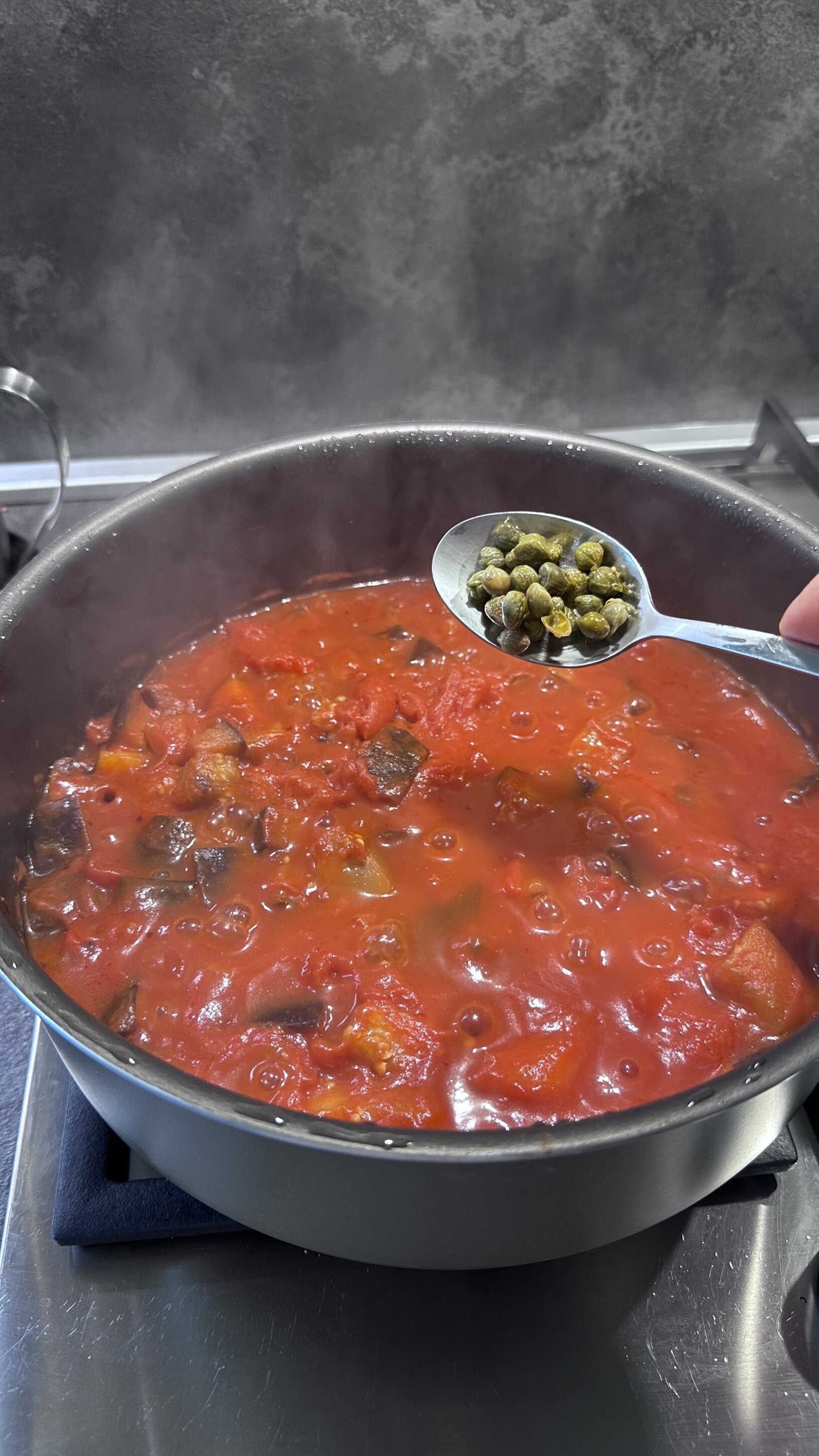 sugo-e-capperi.jpeg sugo-e-capperi.jpeg