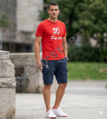 kit-composto-da-shirt-square-rosso-e-bermuda-cargo-blu