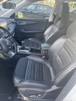 mg-hs-15-benzina-luxury