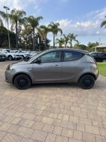 lancia-ypsilon-10-bzhybrid-eco-chic