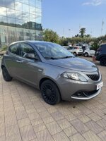 lancia-ypsilon-10-bzhybrid-eco-chic