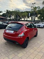 lancia-ipsilon-10-bzhybrid-ecochic