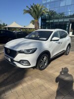 mg-hs-15-benzina-luxury
