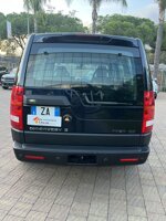 land-rover-discovery-3-27-tdv6-hse