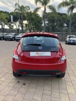 lancia-ipsilon-10-bzhybrid-ecochic