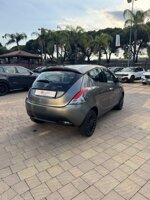 lancia-ypsilon-10-bzhybrid-eco-chic