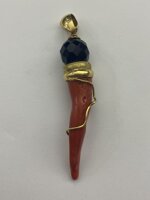 ciondolo-unisex-con-cornetto-di-corallo-e-oro-giallo-750-18-kt-ref616