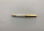penna-a-sfera-swarovski-metallo-ramato-con-cristalli-bianchi-ref722